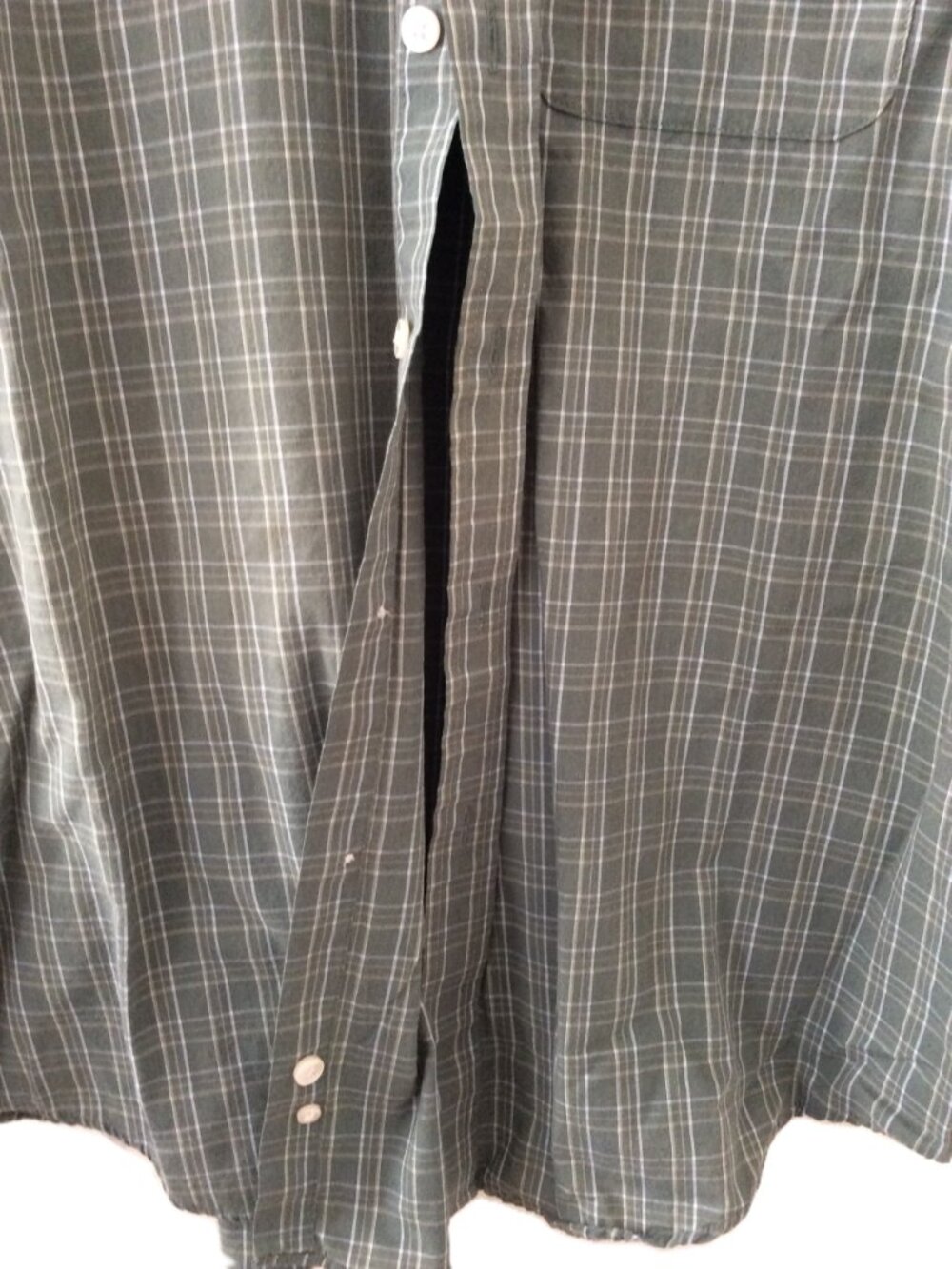 Men's Short Sleeved Shirt - Van Heusen No Iron Size M 15-15 1/2 neck - Picture 3 of 4